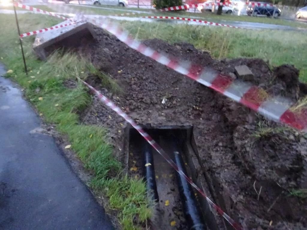 Вскрытый участок трубопровода