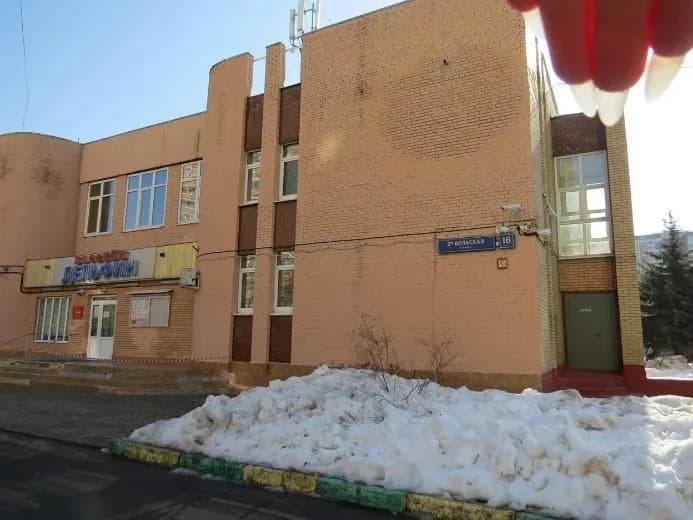 Фасад здания бассейна «Дельфин»